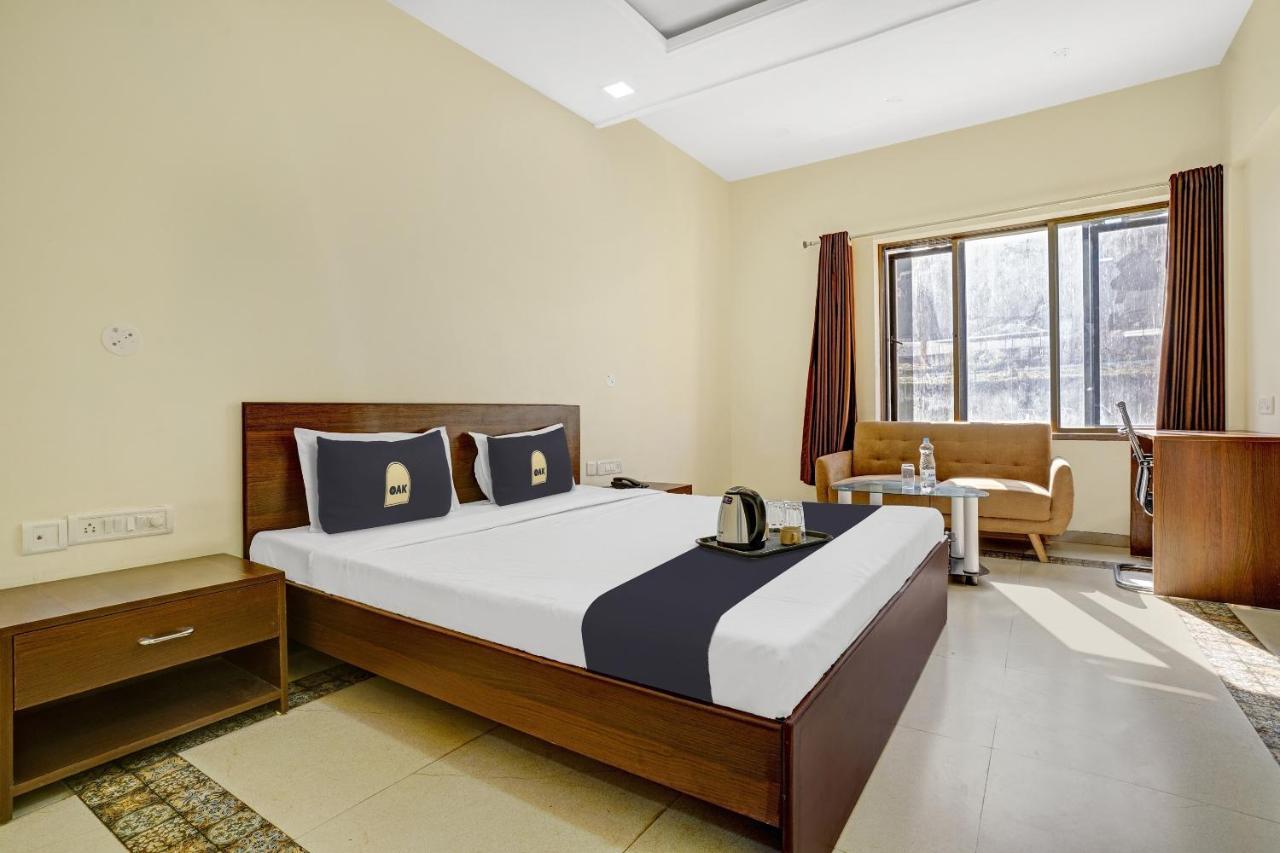 Townhouse Oak Hotel Rama Nashik Exterior photo