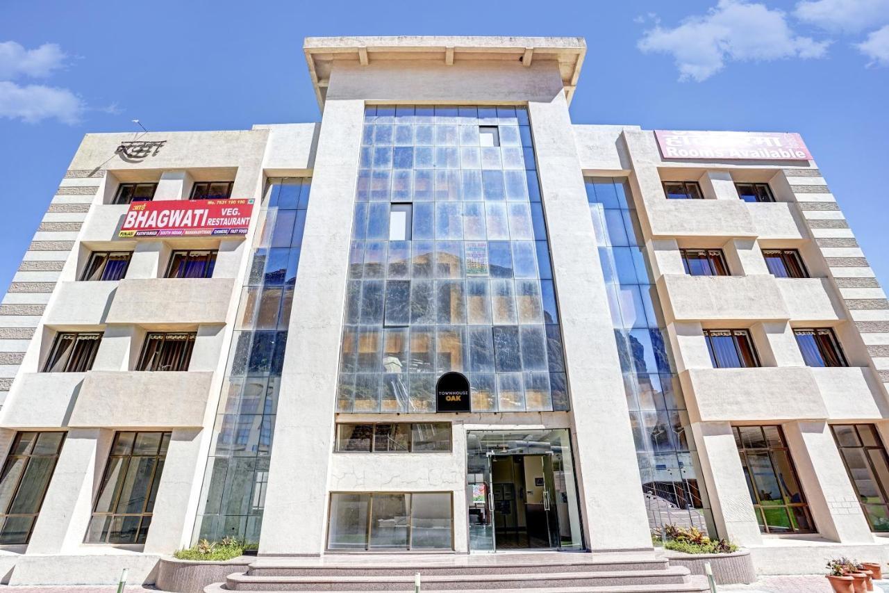 Townhouse Oak Hotel Rama Nashik Exterior photo